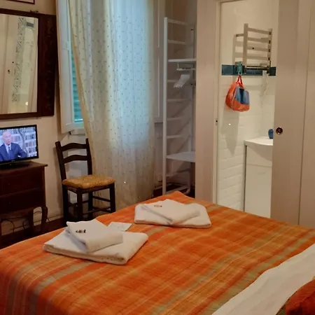 Tre Gigli Bb, 5 Minutes From Station, Via Palazzuolo 55 Bed & Breakfast *