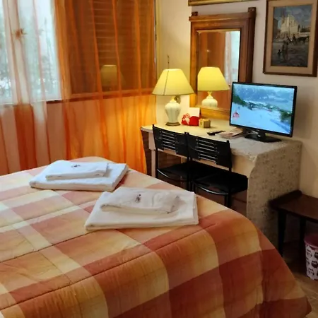 Tre Gigli Bb, 5 Minutes From Station, Via Palazzuolo 55 Firenze
